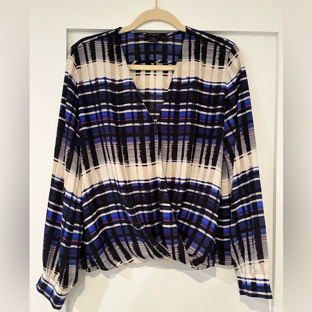 patterned Ann Taylor blouse with front snap